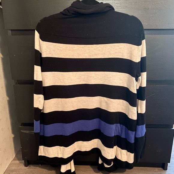 Cardigan - Picture 2 of 3